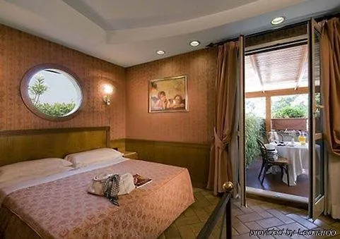 Otel Bolivar 4*